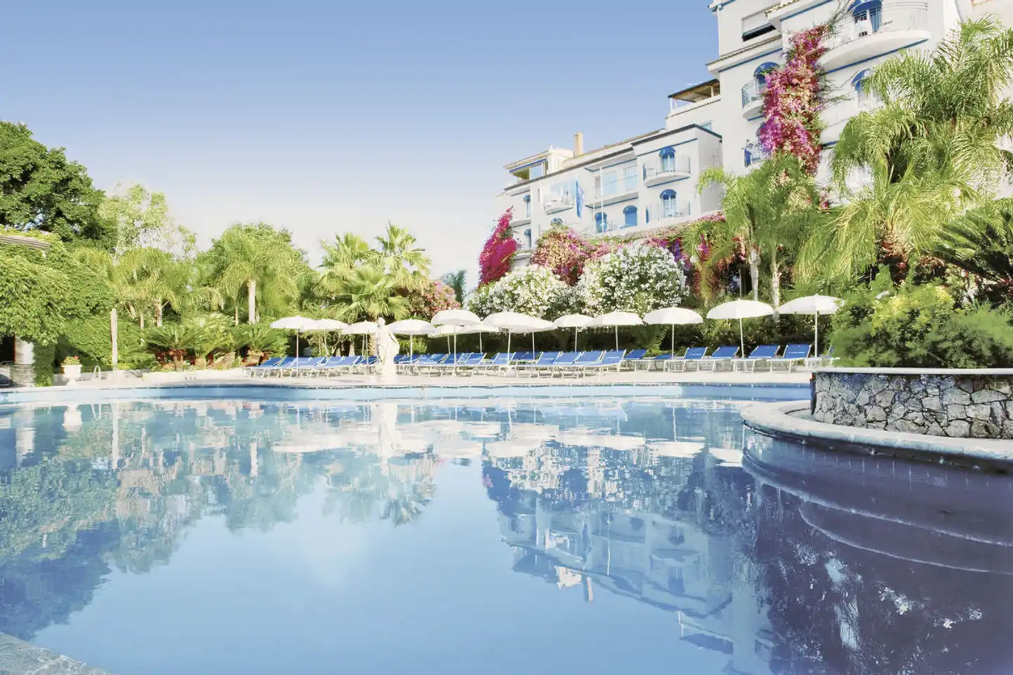 Sant Alphio Garden Pool