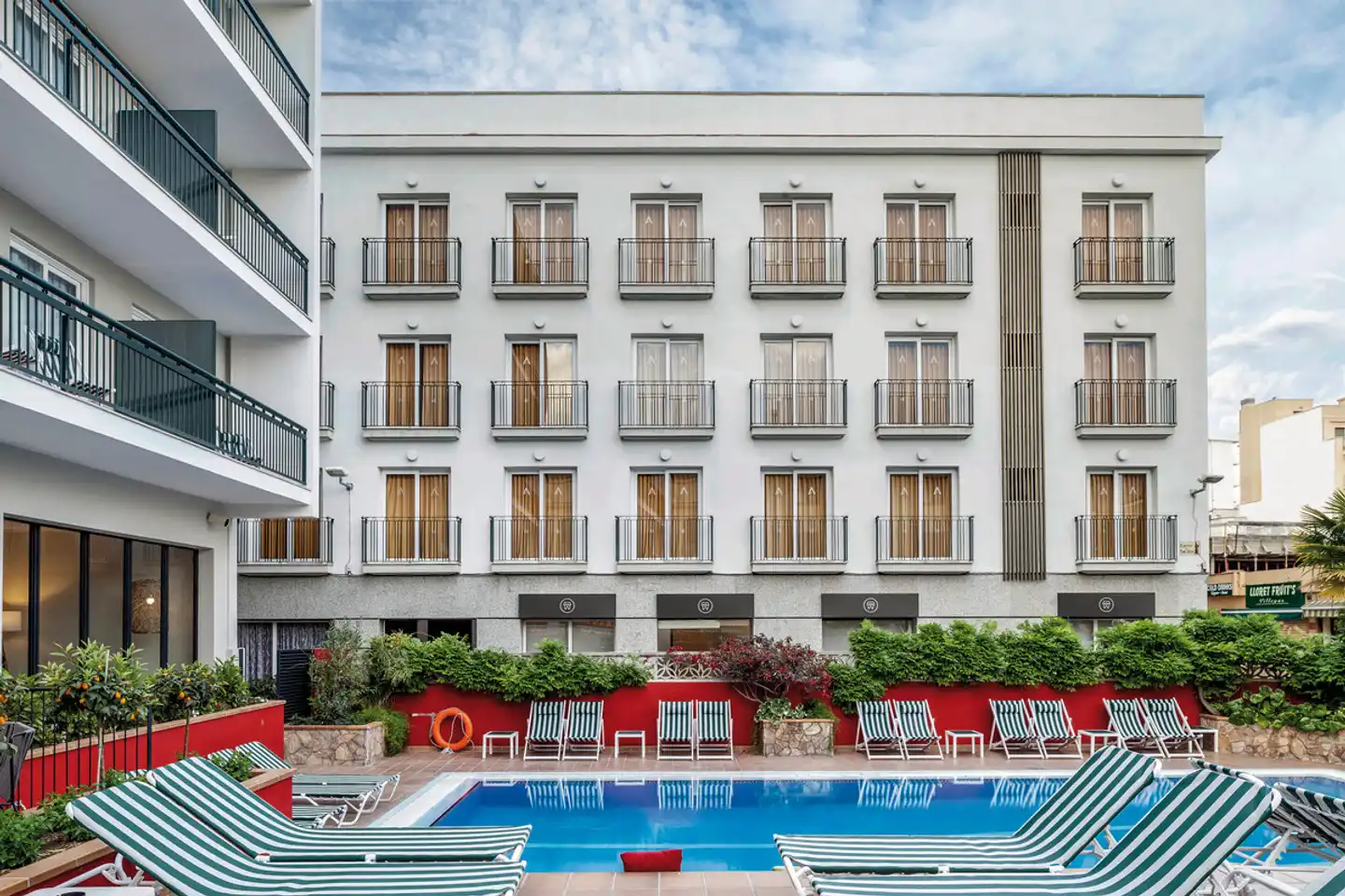 AQUA Hotel Bertran Park Pool