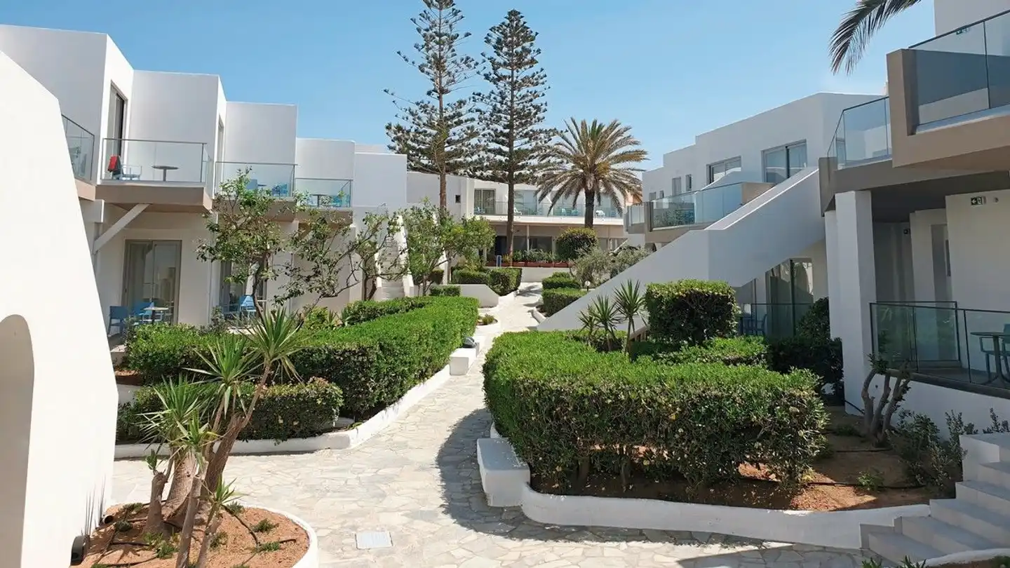 Adele Beach Garten