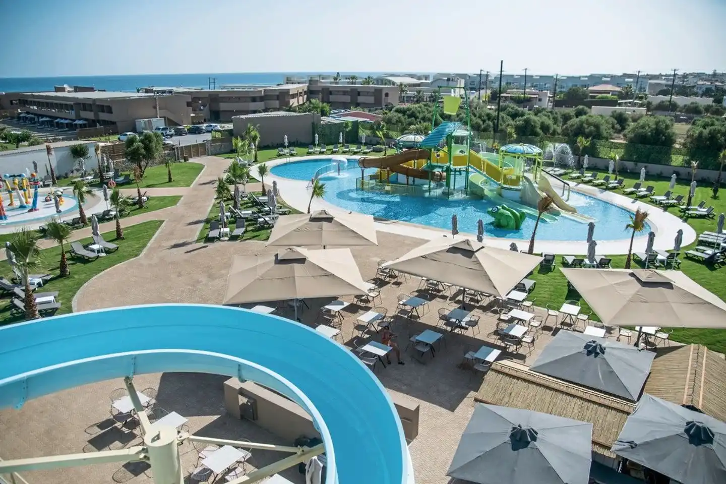 Senseana Sea Side Resort & Spa Pool