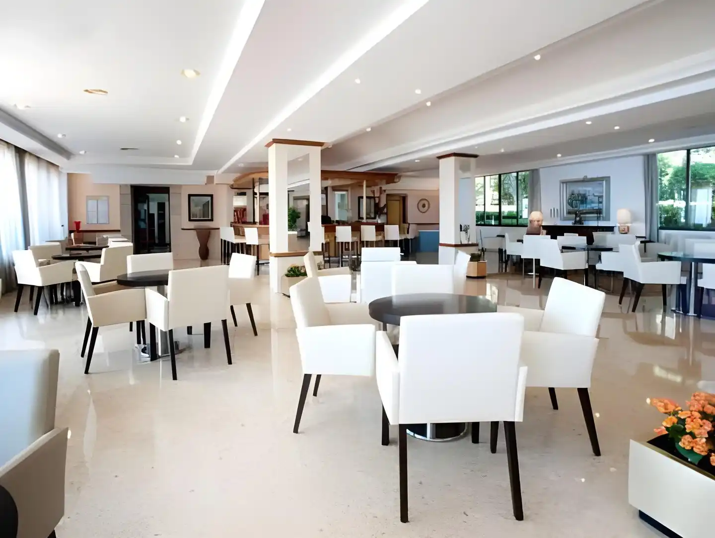 Grupotel Aguait Resort & Spa Bar