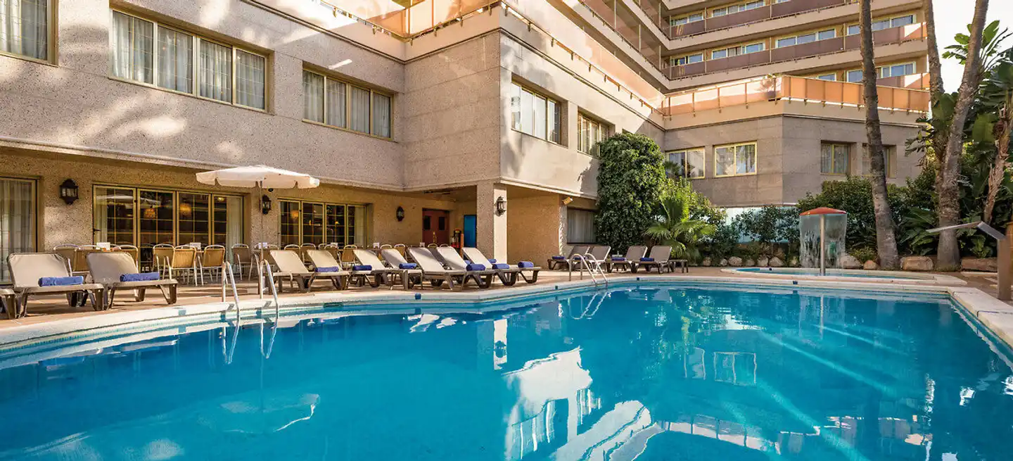 htop Amaika Pool