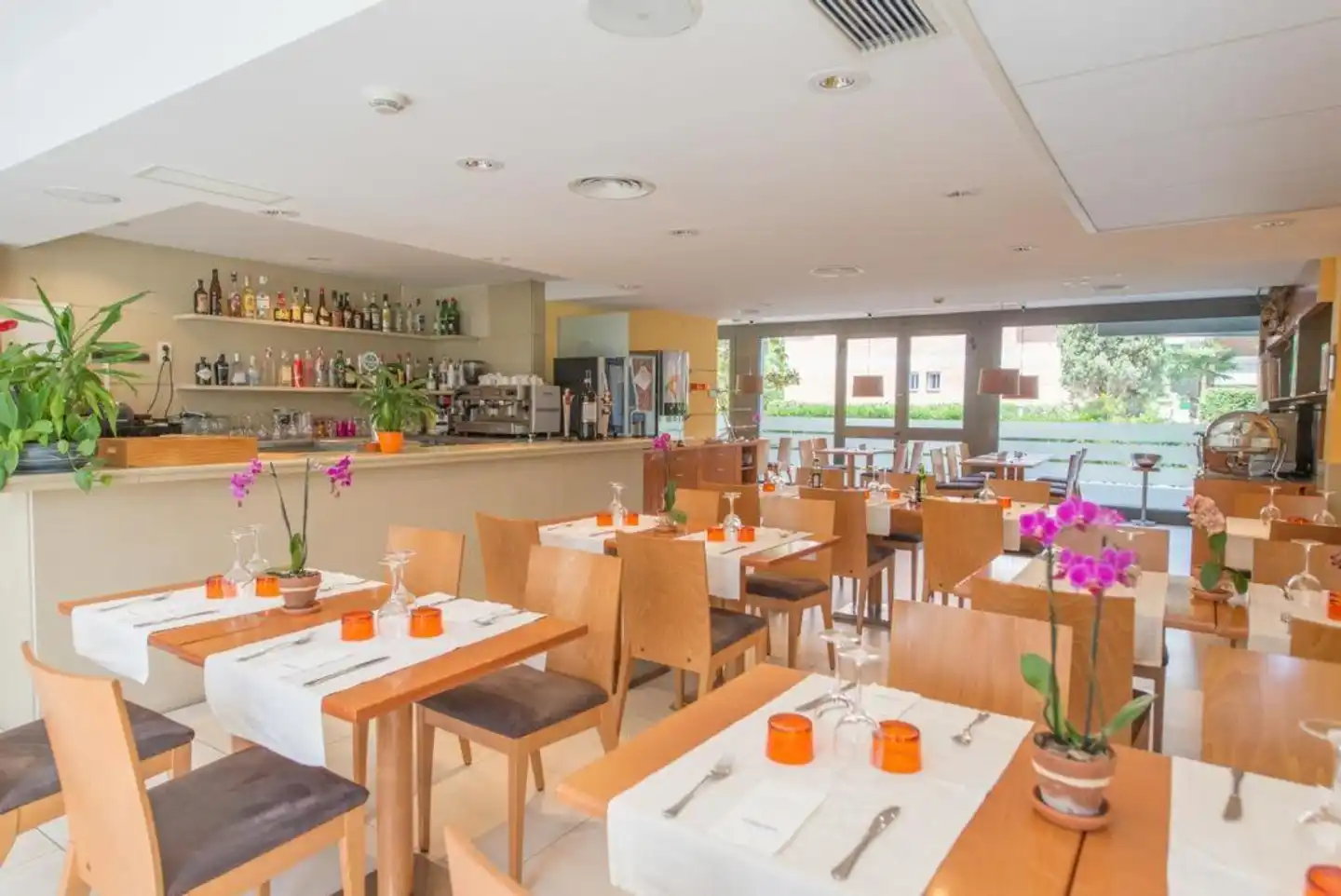 Atenea Park Suites & Apartments Restaurant
