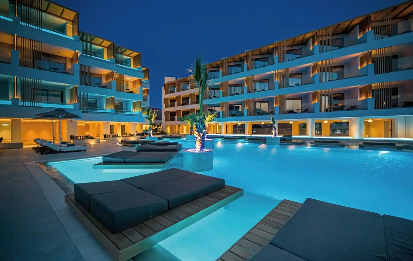 Akasha Beach Hotel & Spa Pool