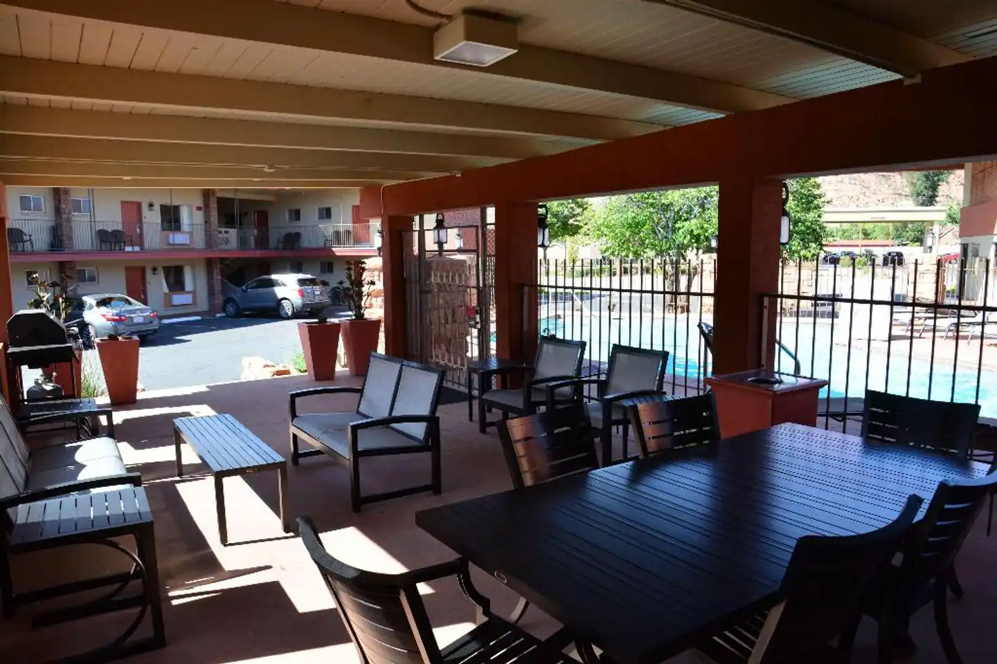 Best Western Red Hills Lobby