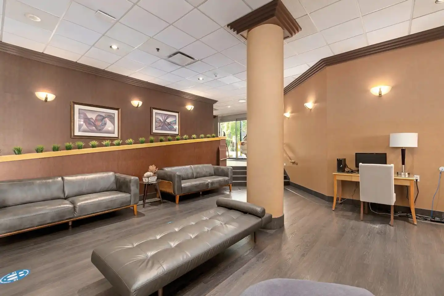 GEC Granville Suites Hotel Lobby