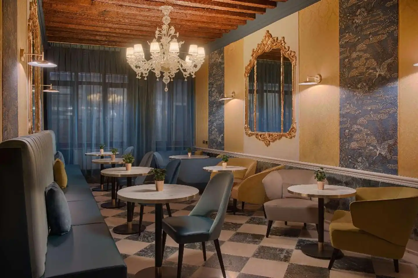 NH Venezia Santa Lucia Lobby