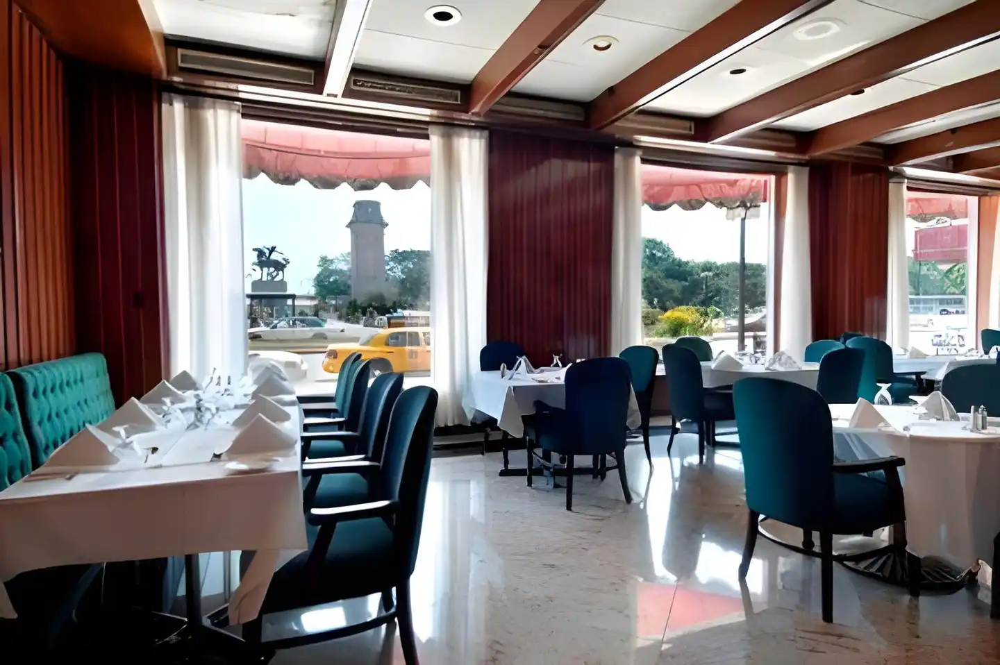 Congress Plaza Hotel Restaurant