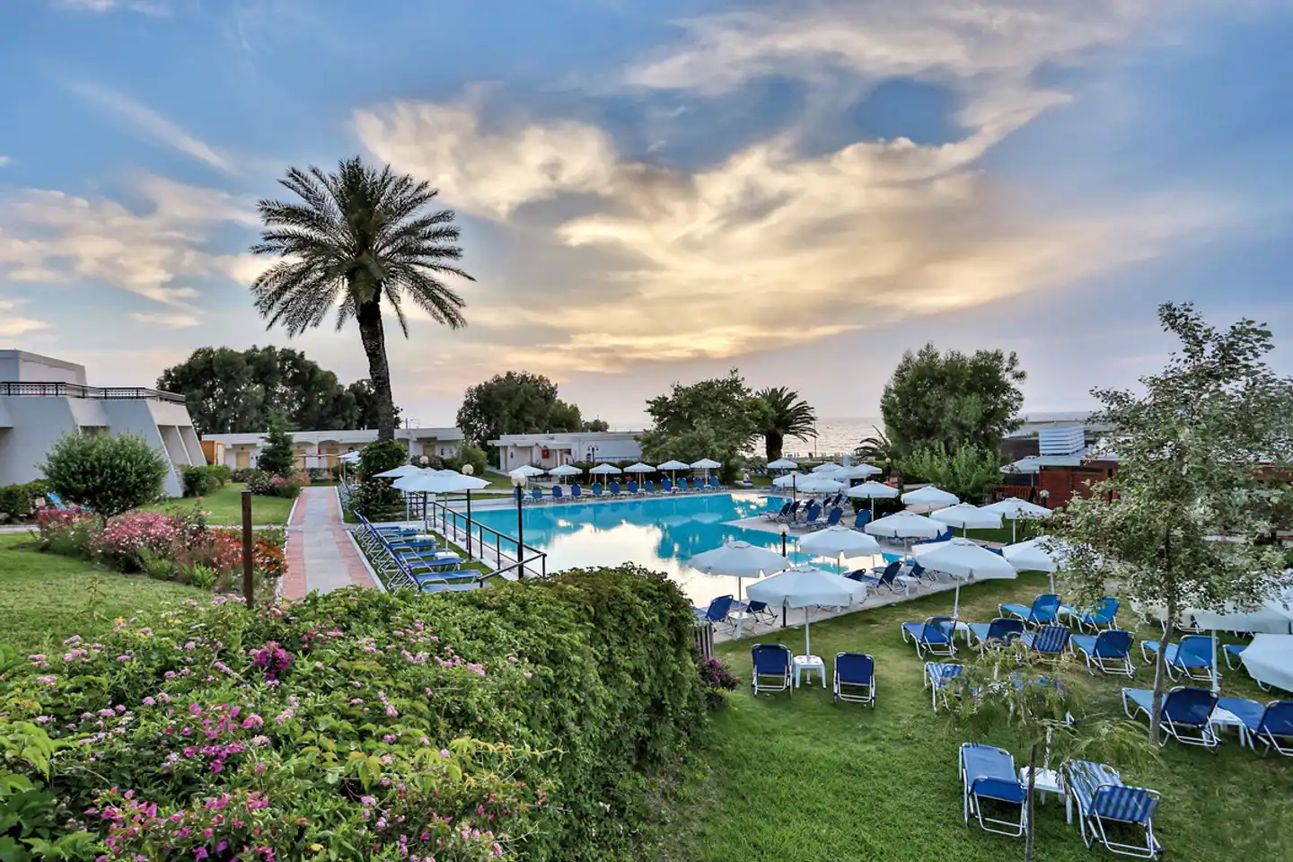 Sol by Meliá Cosmopolitan Rhodes Pool