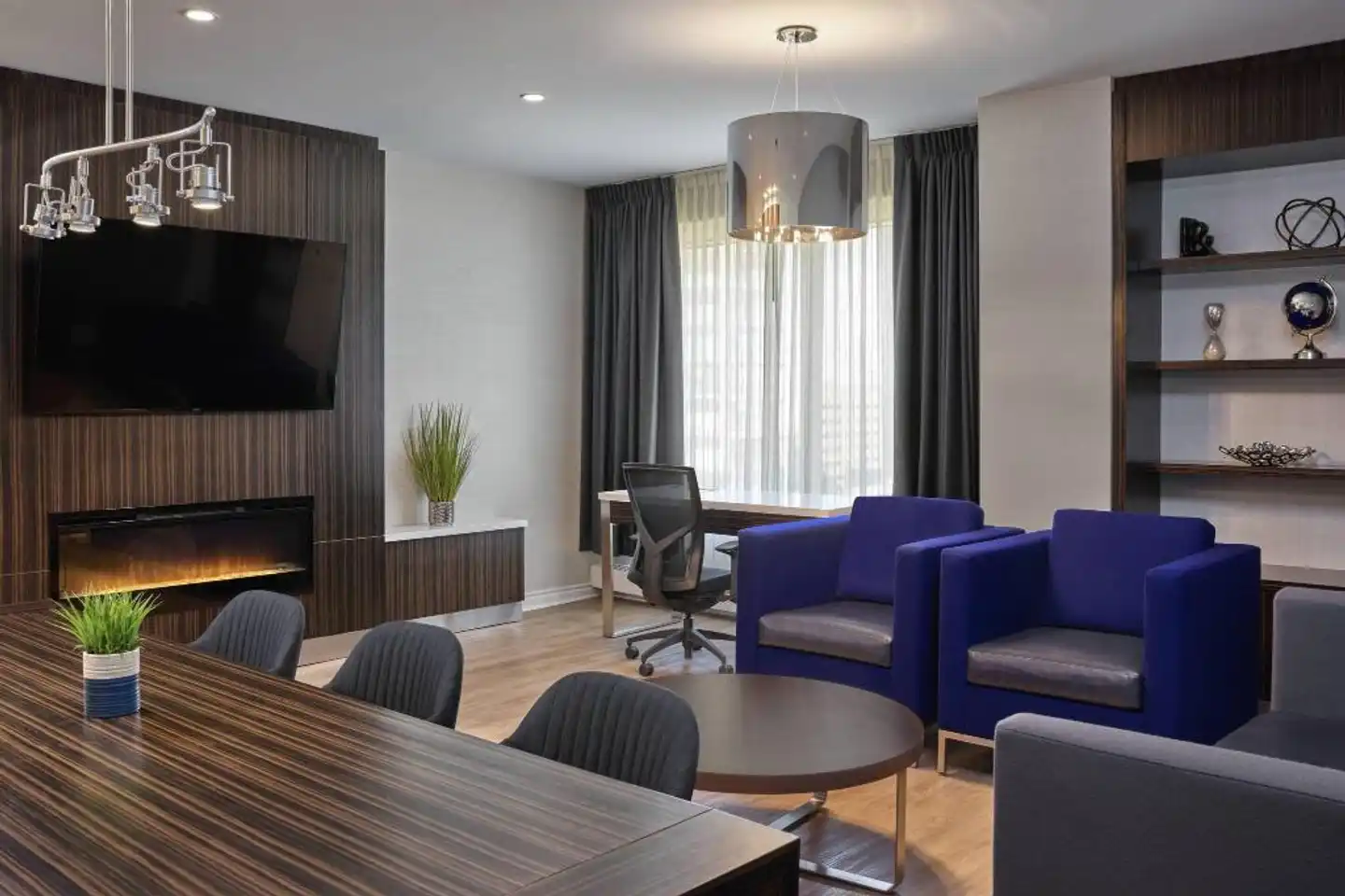 Delta Hotels by Marriott Edmonton Centre Suites Lobby