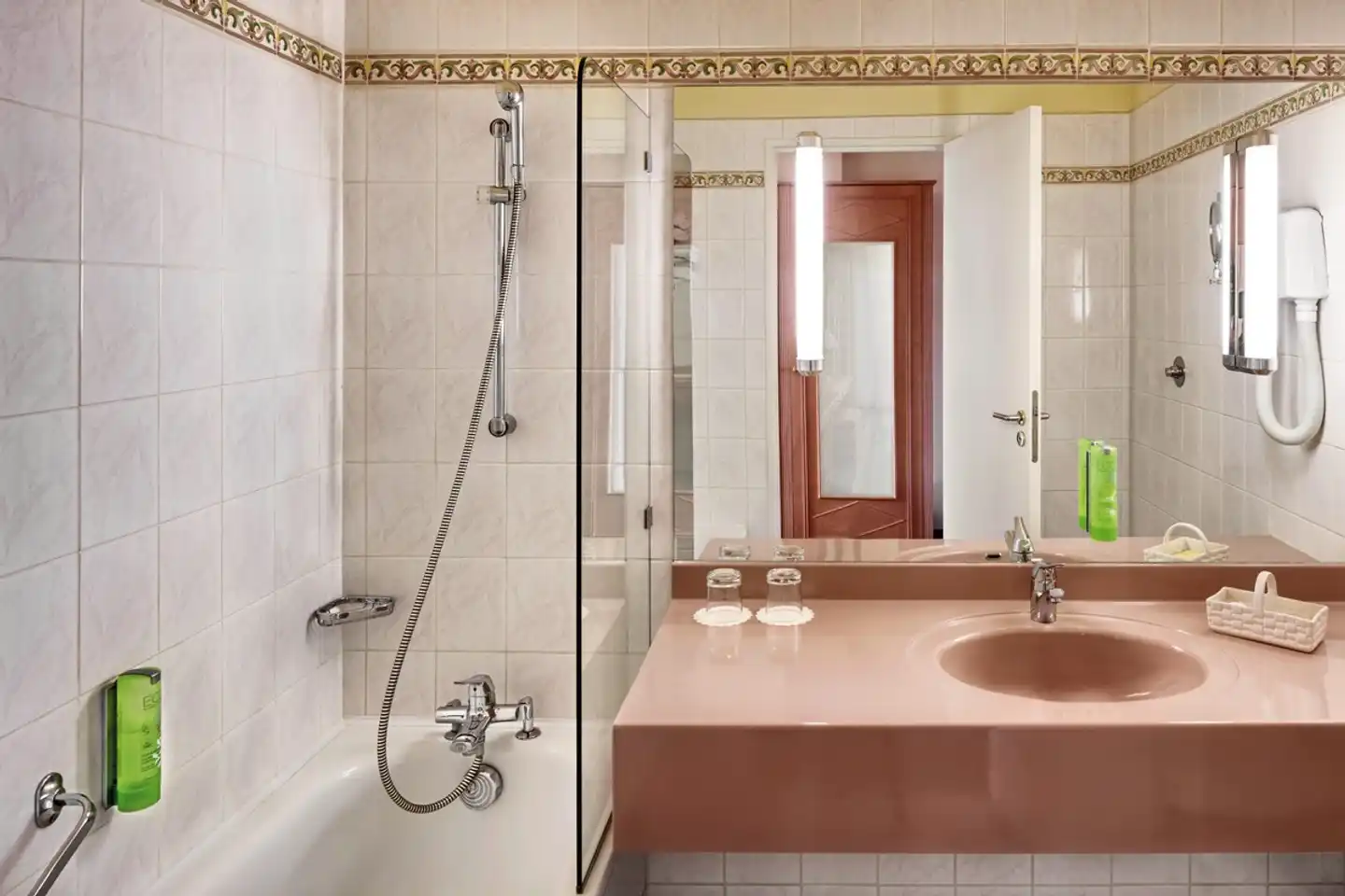 Ensana Butterfly Health Spa Hotel Badezimmer