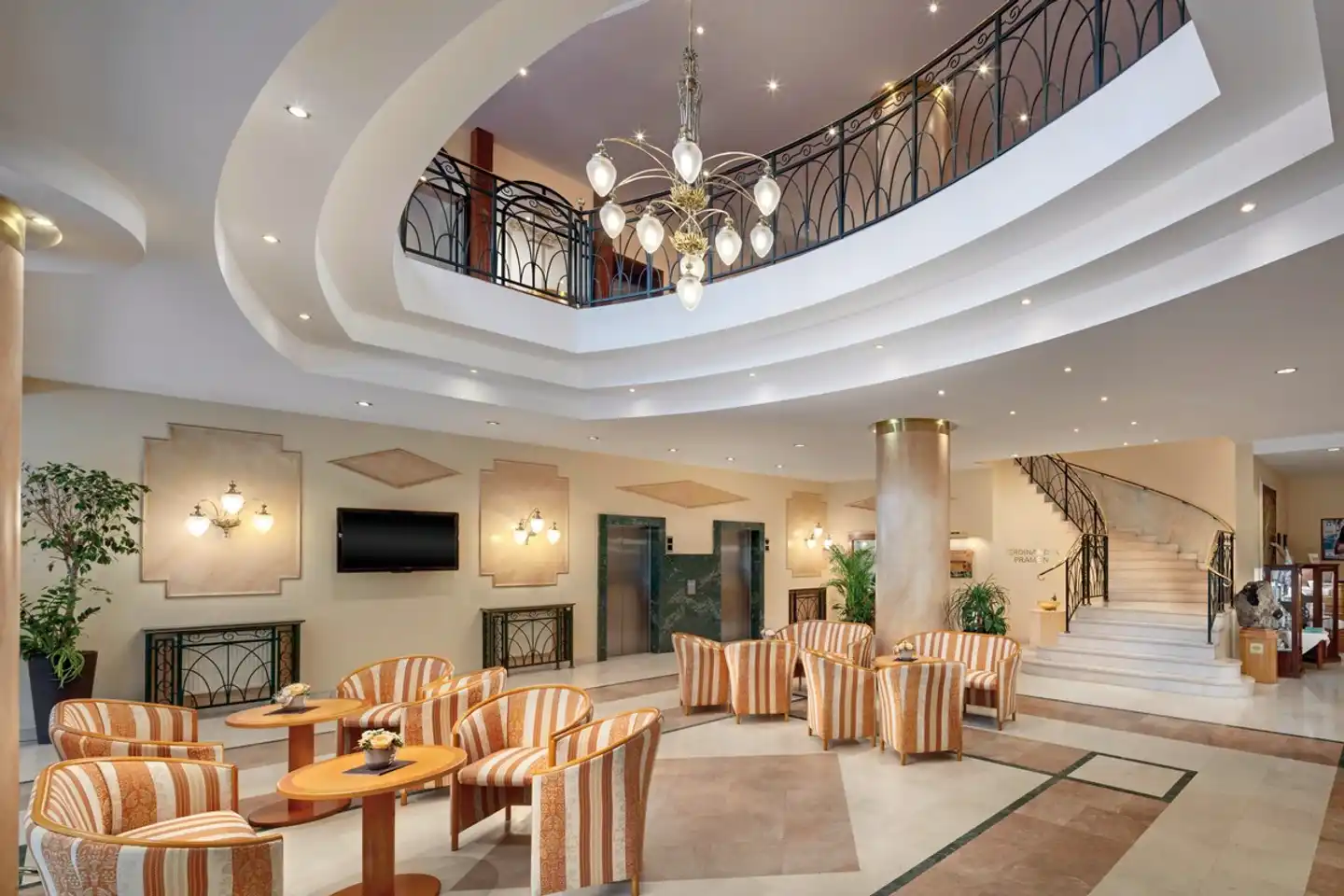 Ensana Butterfly Health Spa Hotel Lobby