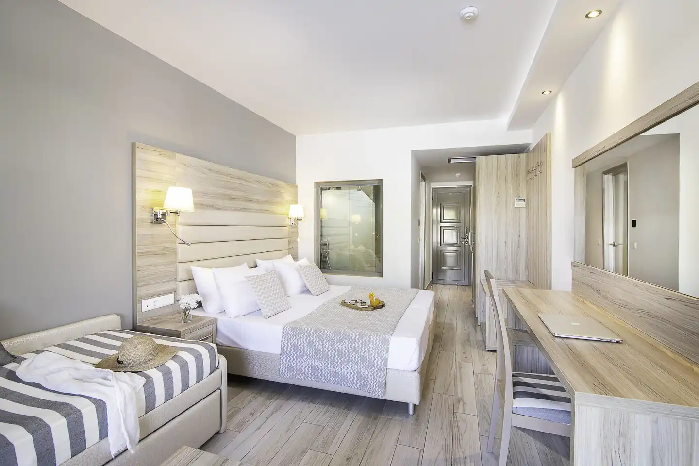 Dionysos Hotel & Suites Wohnbeispiel