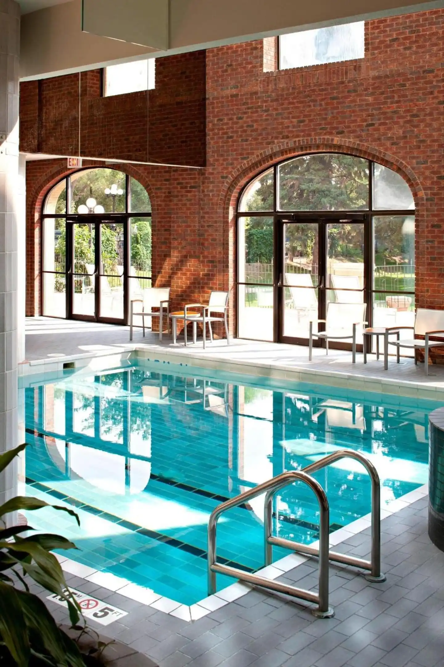 Delta Hotels by Marriott Bessborough Hallenbad