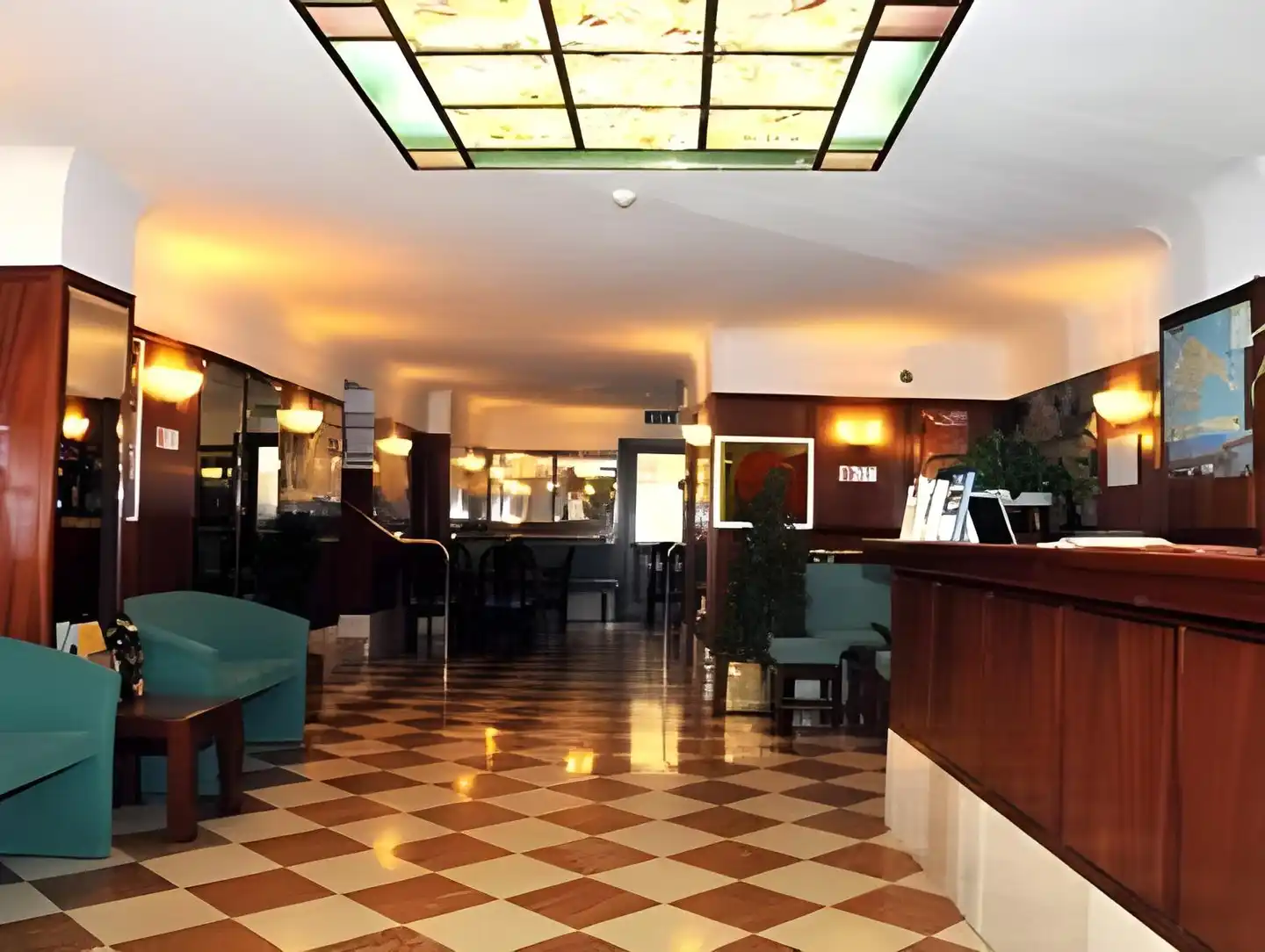Comfort Hotel Diana Lobby