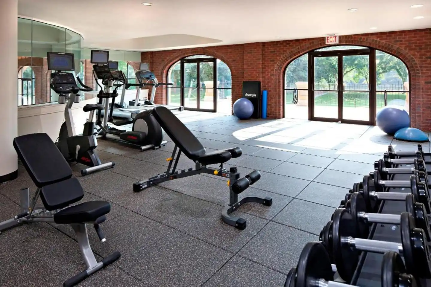 Delta Hotels by Marriott Bessborough Sport und Entertainment