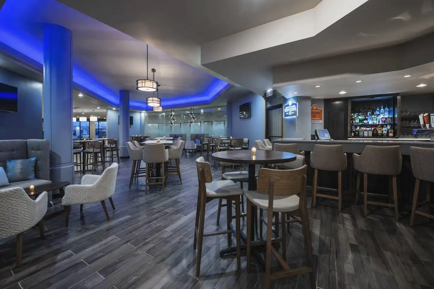 Delta Hotels by Marriott Regina Bar
