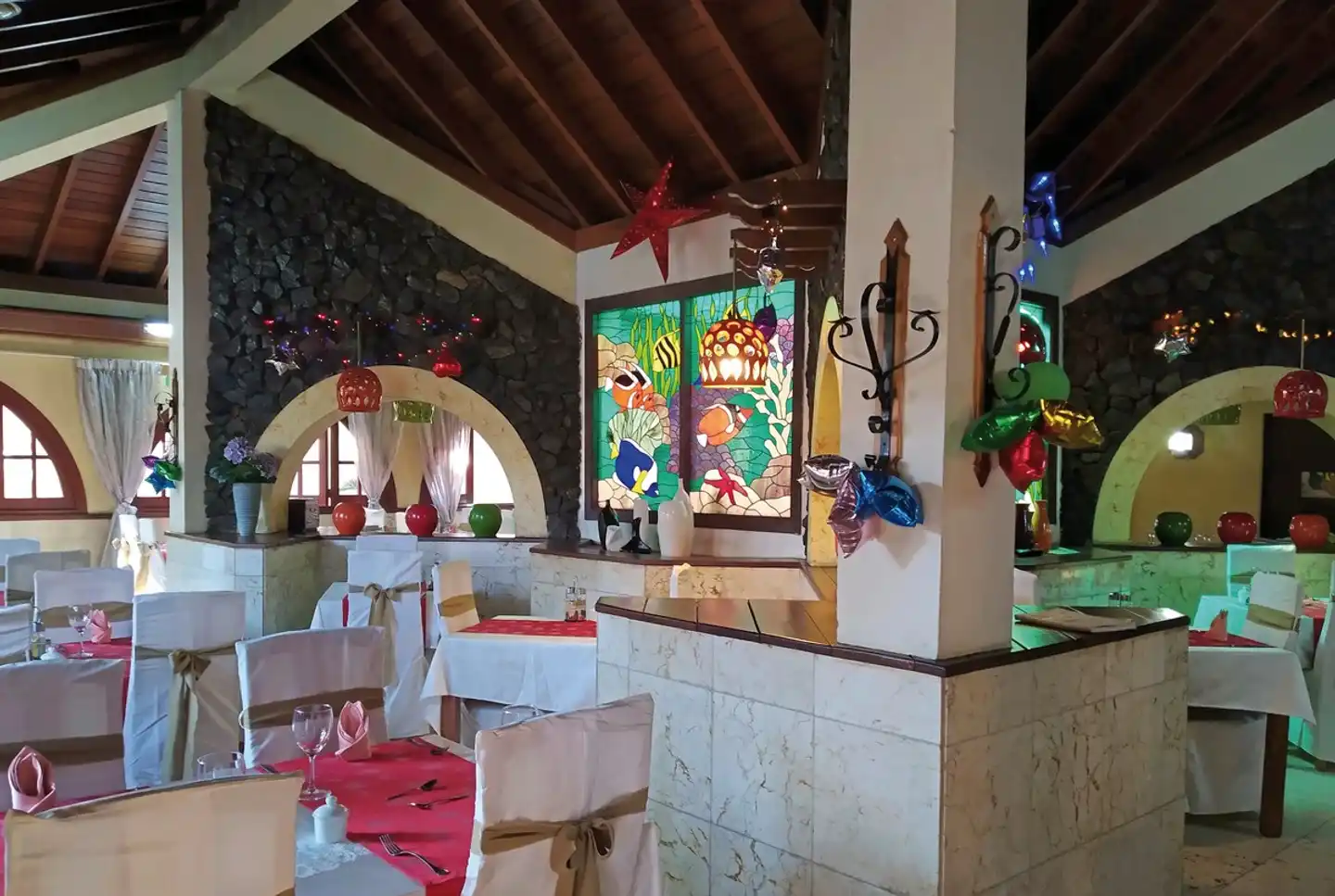 Dos Mares Bar