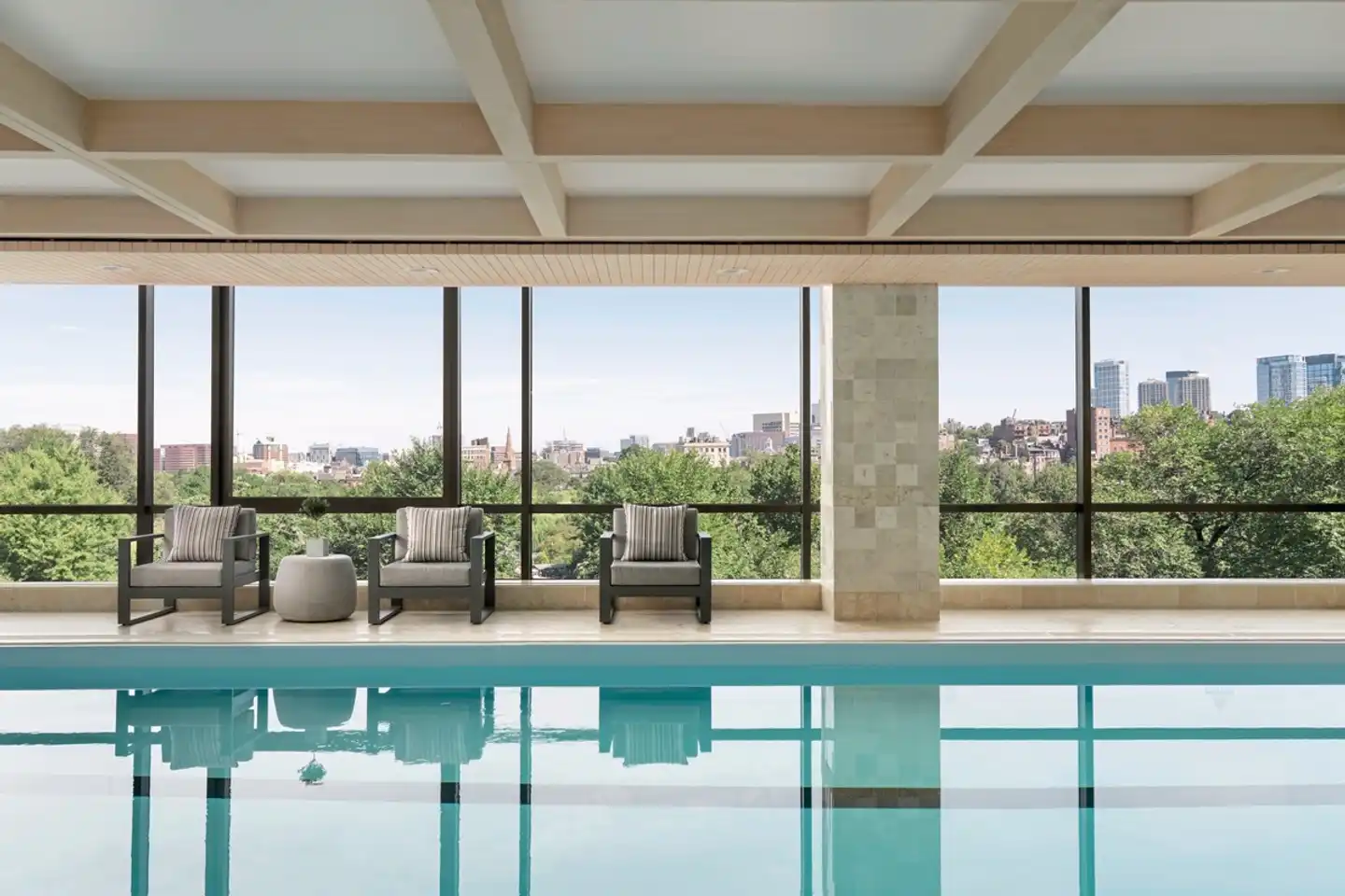 Four Seasons Boston Hallenbad