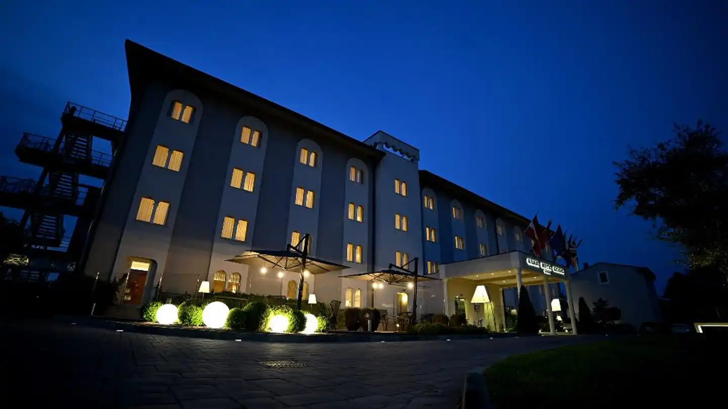 Best Western Grand Hotel Guinigi Aussenansicht