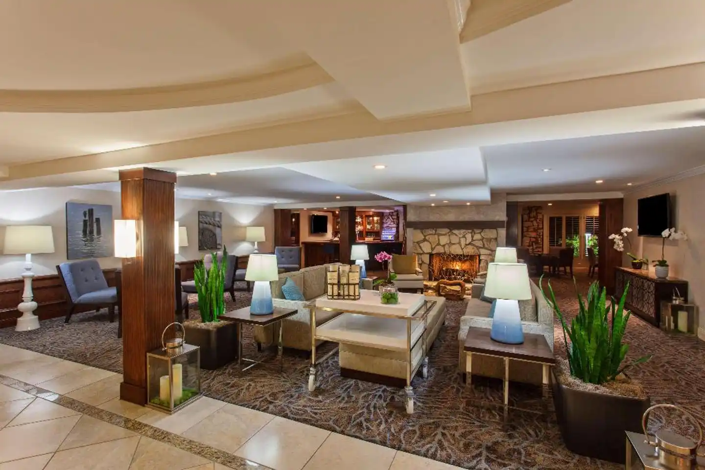 Hilton Garden Inn Monterey Lobby