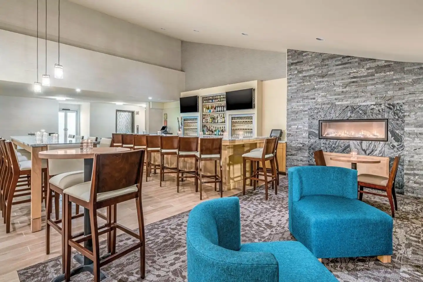 Holiday Inn Cape Cod - Hyannis Bar