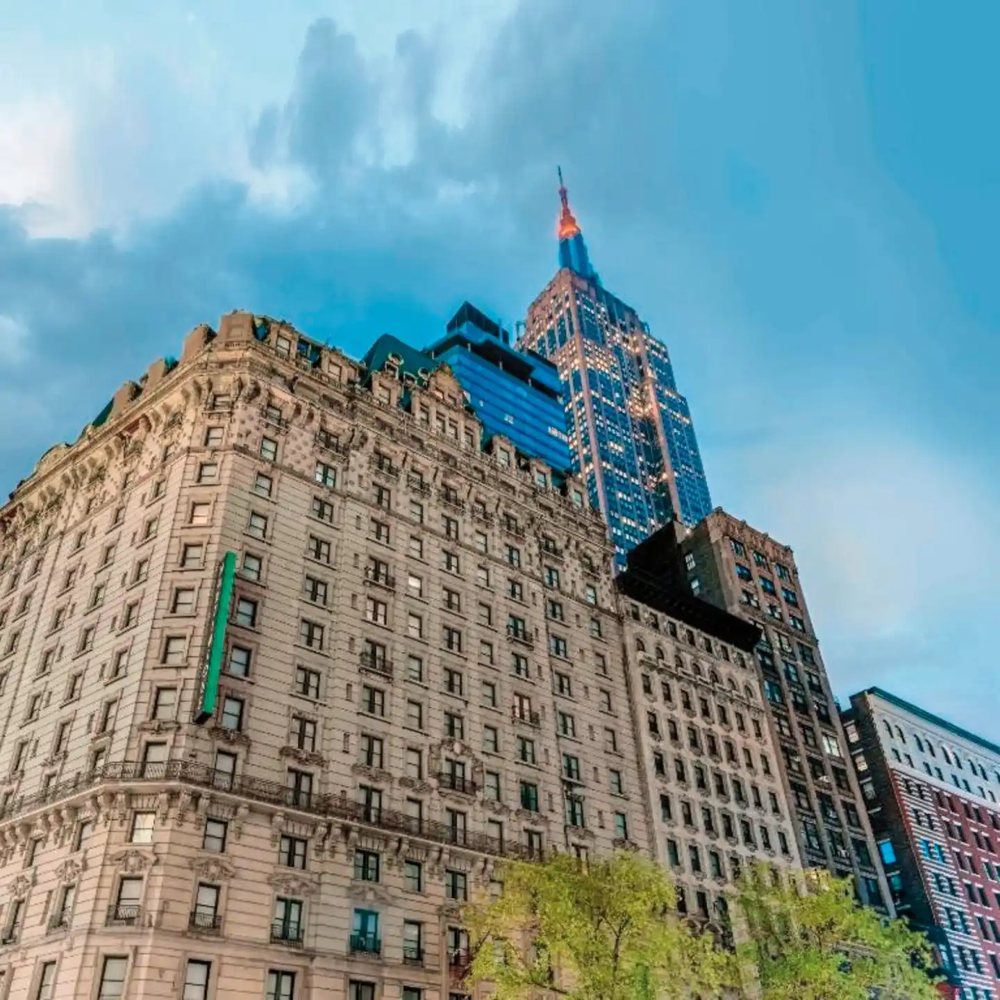 Martinique New York on Broadway Aussenansicht