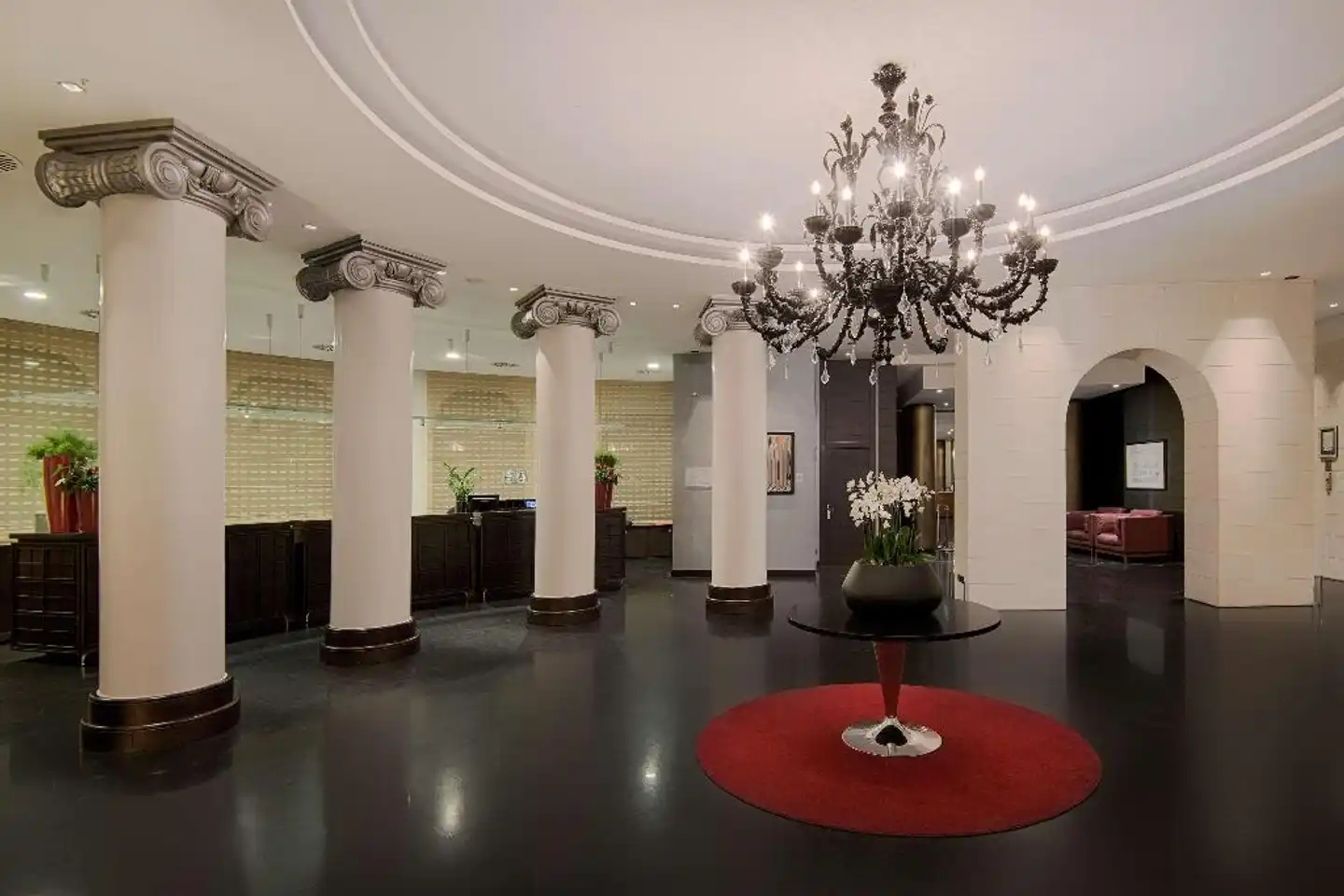 NH Siena Lobby