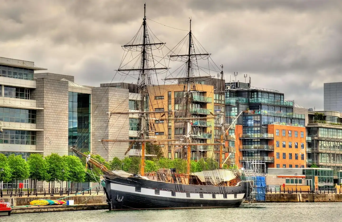 Hilton Garden Inn Dublin Custom House Aussenansicht