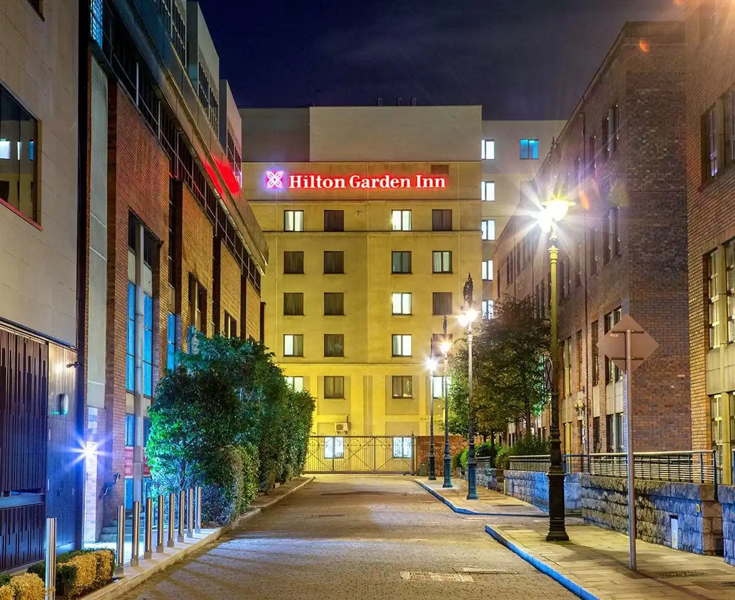 Hilton Garden Inn Dublin Custom House Aussenansicht