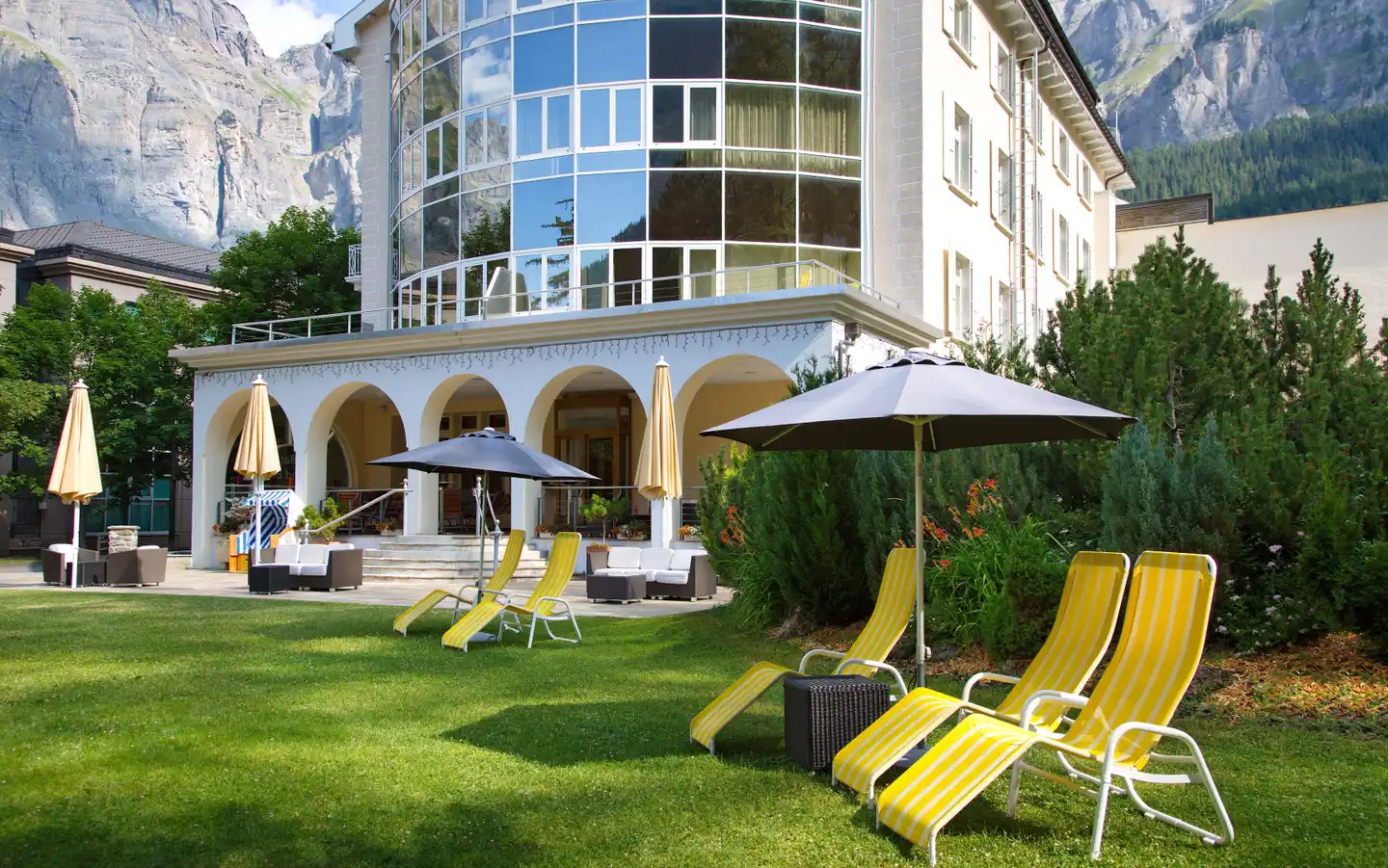 Thermal Hotels & Walliser Alpentherme Aussenansicht