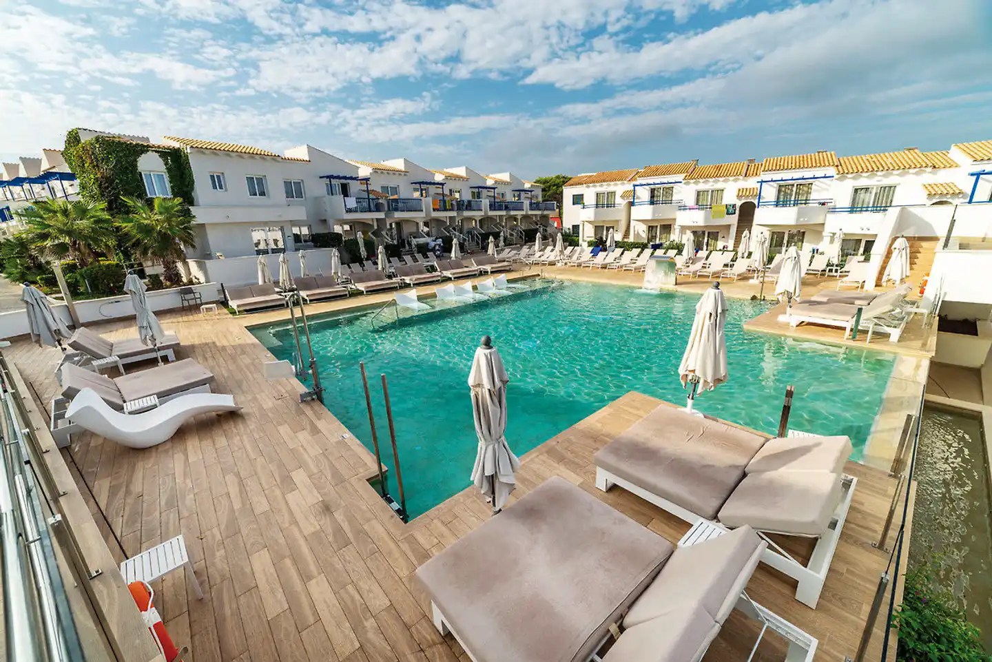 Parque Nereida Suites Pool