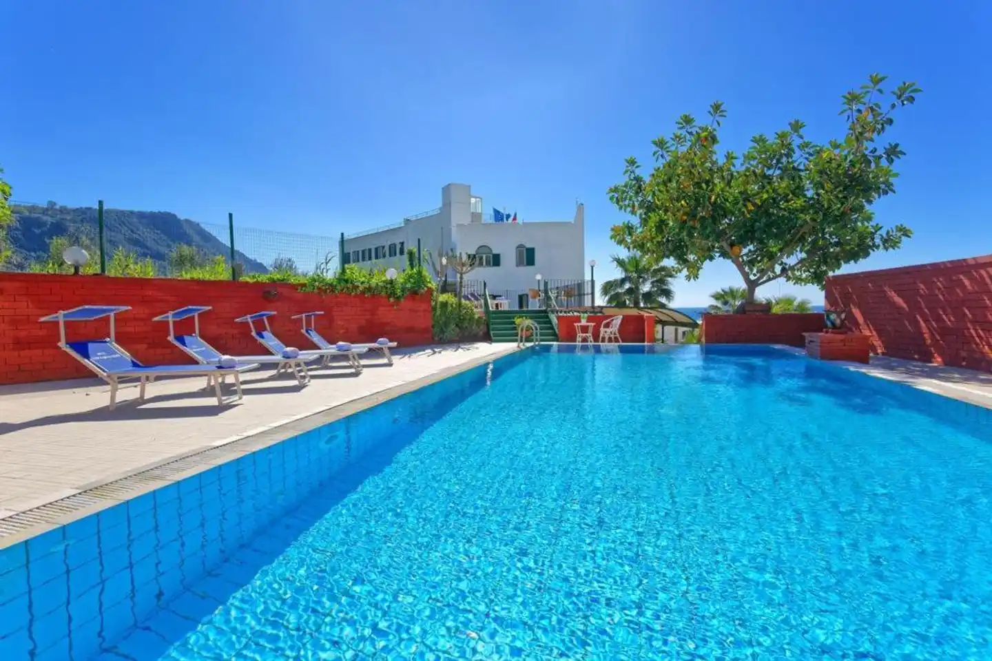 Punta Imperatore Pool