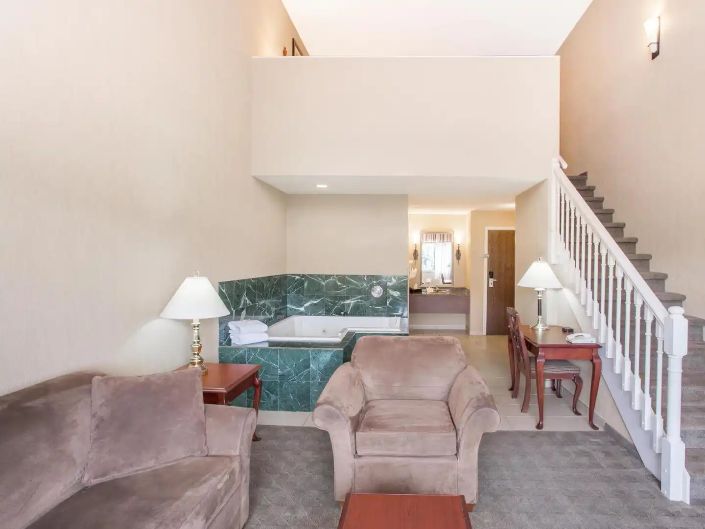 Ramada by Wyndham Kelowna Hotel & Conference Center Wohnbeispiel