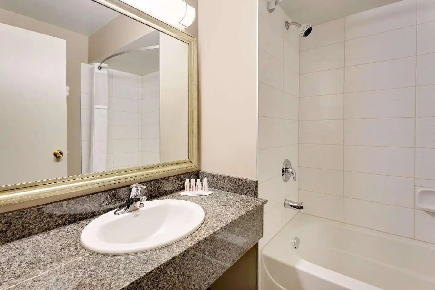 Ramada by Wyndham Kamloops Badezimmer