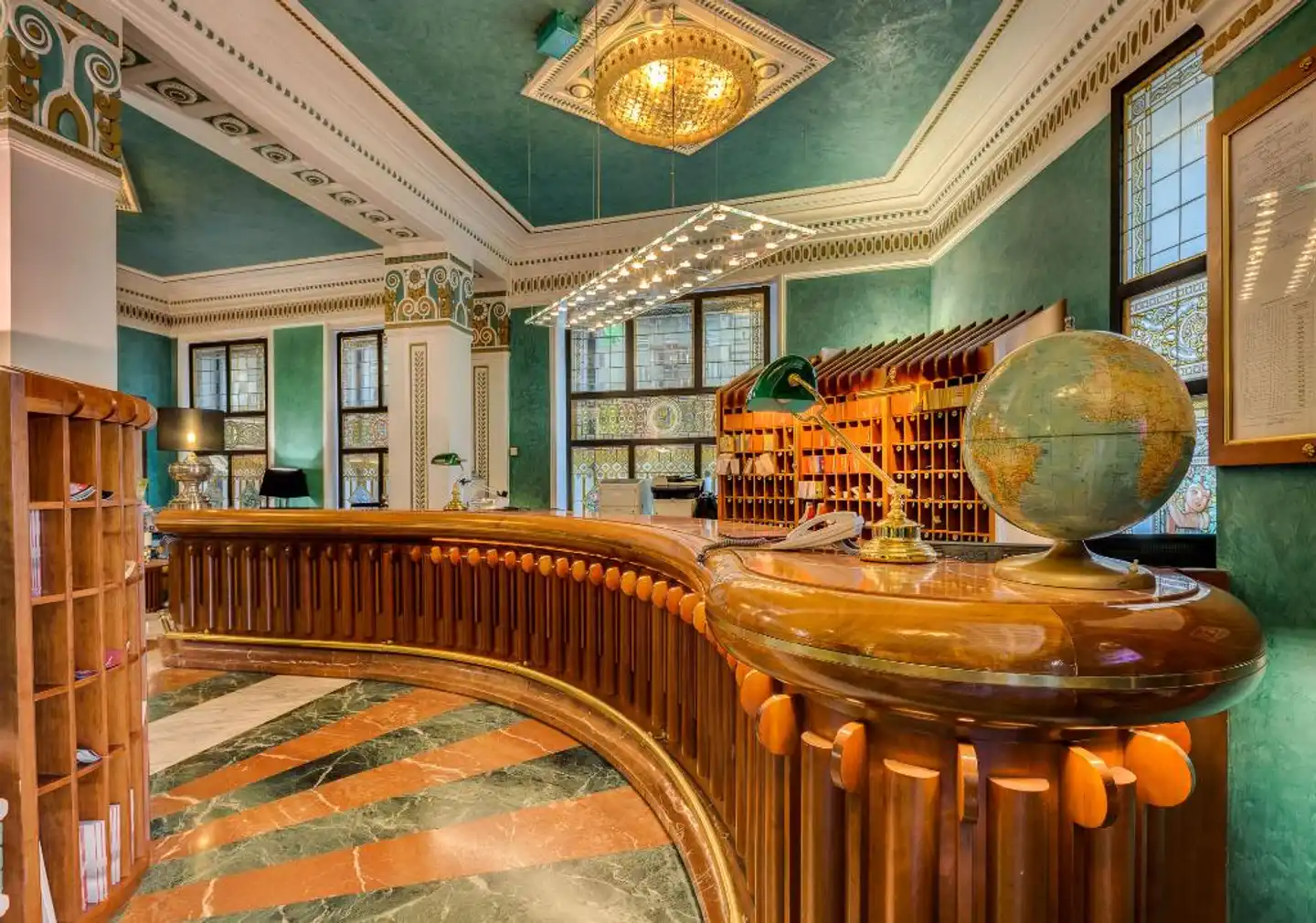 Roma Lobby