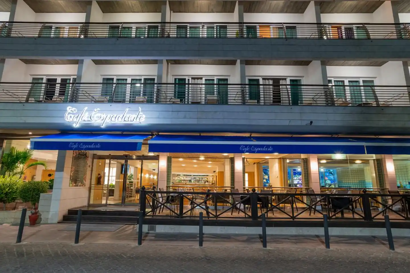 SANA Sesimbra Hotel Aussenansicht