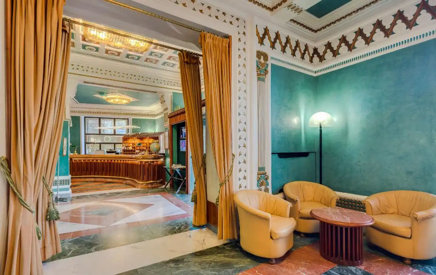 Roma Lobby