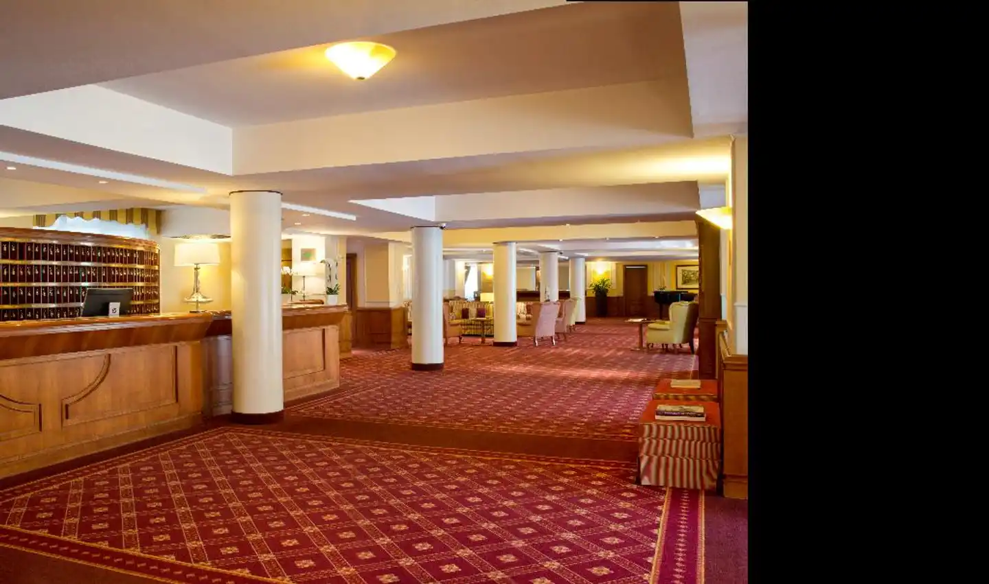 Starhotels Business Palace Lobby