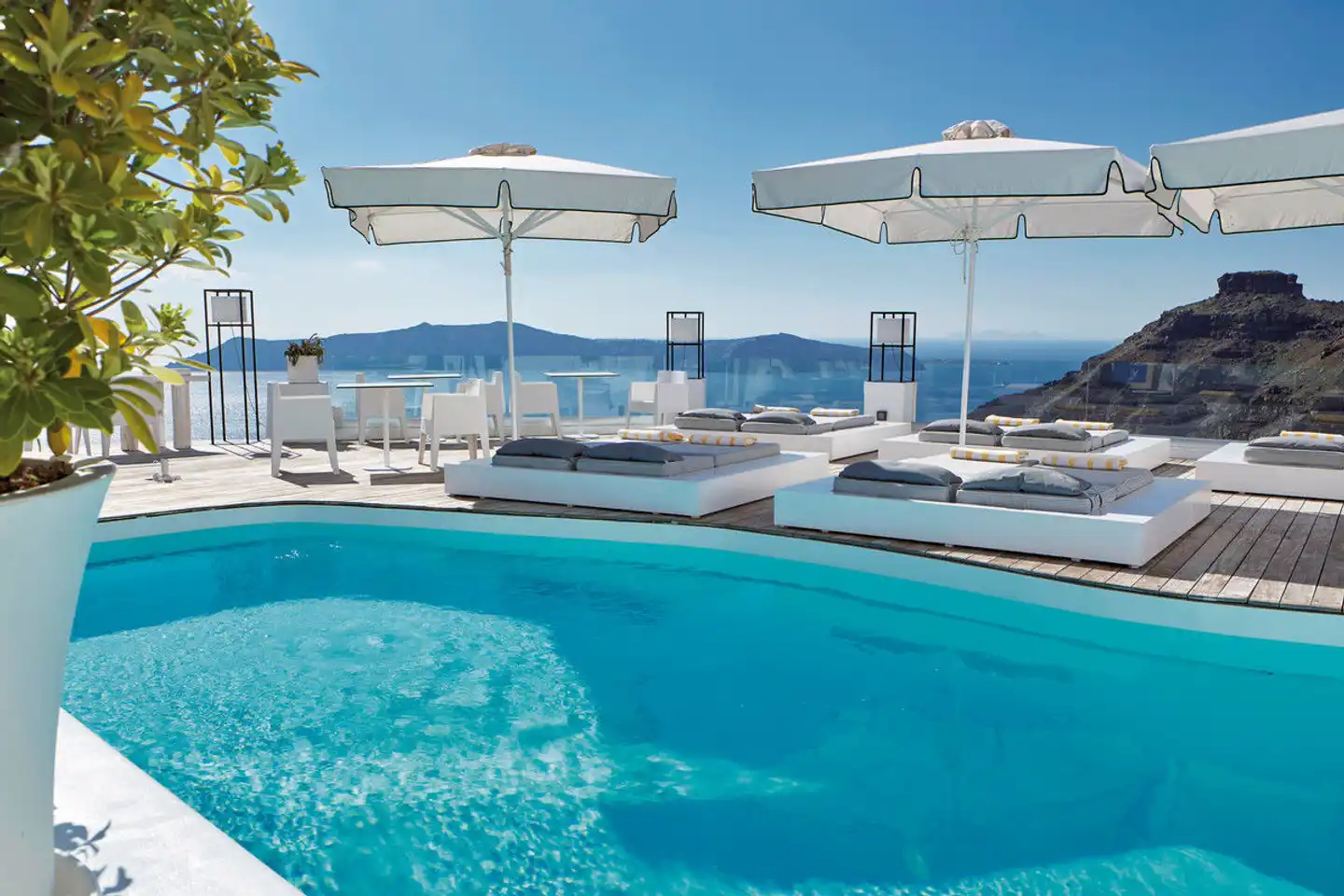 Sun Rocks Pool