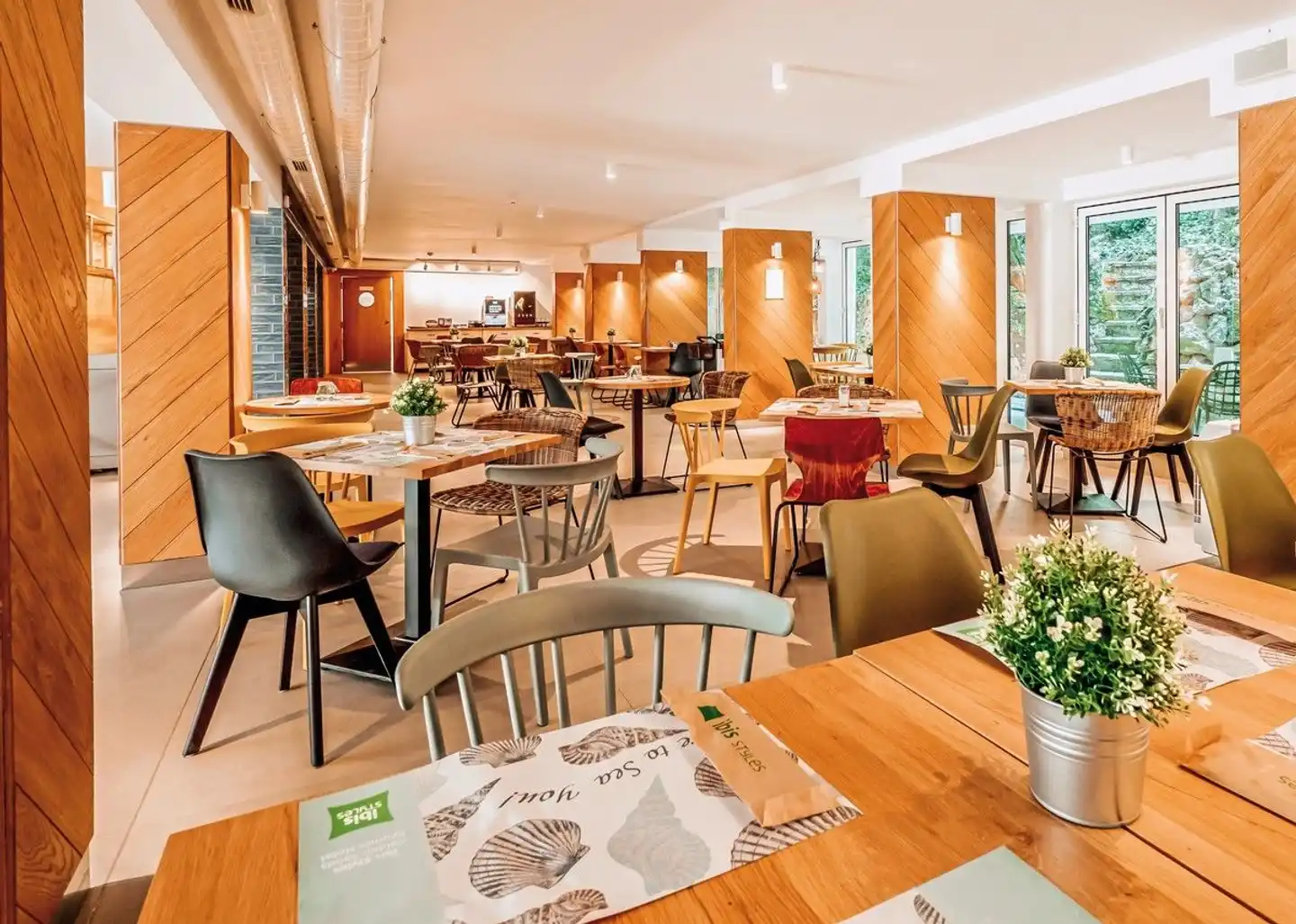 ibis Styles Golden Sands Roomer Hotel Restaurant