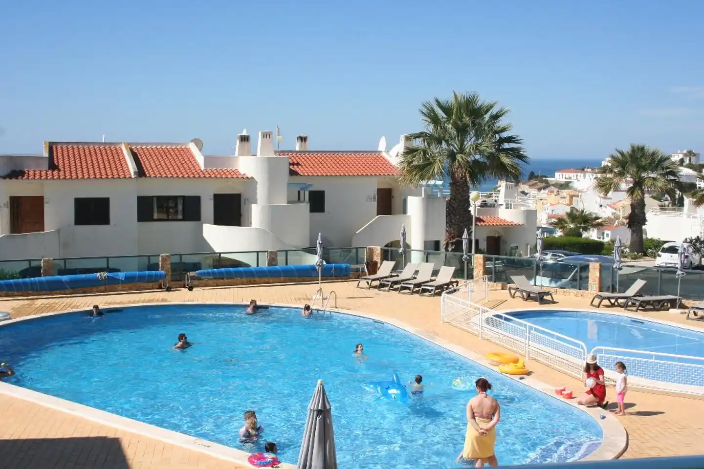 Monte Dourado Pool
