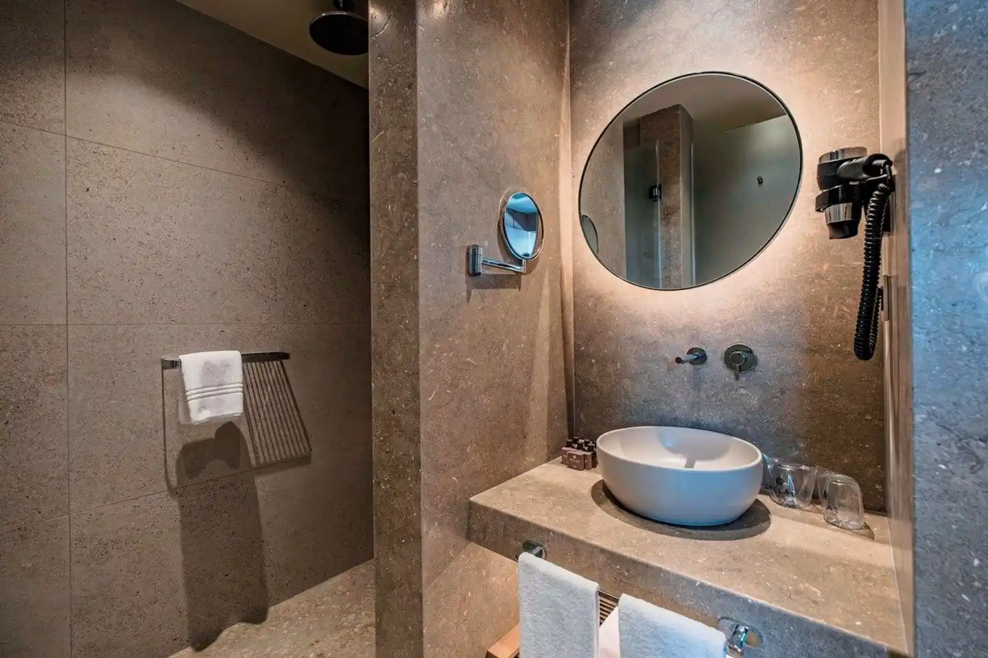 Melas Holiday Village Badezimmer