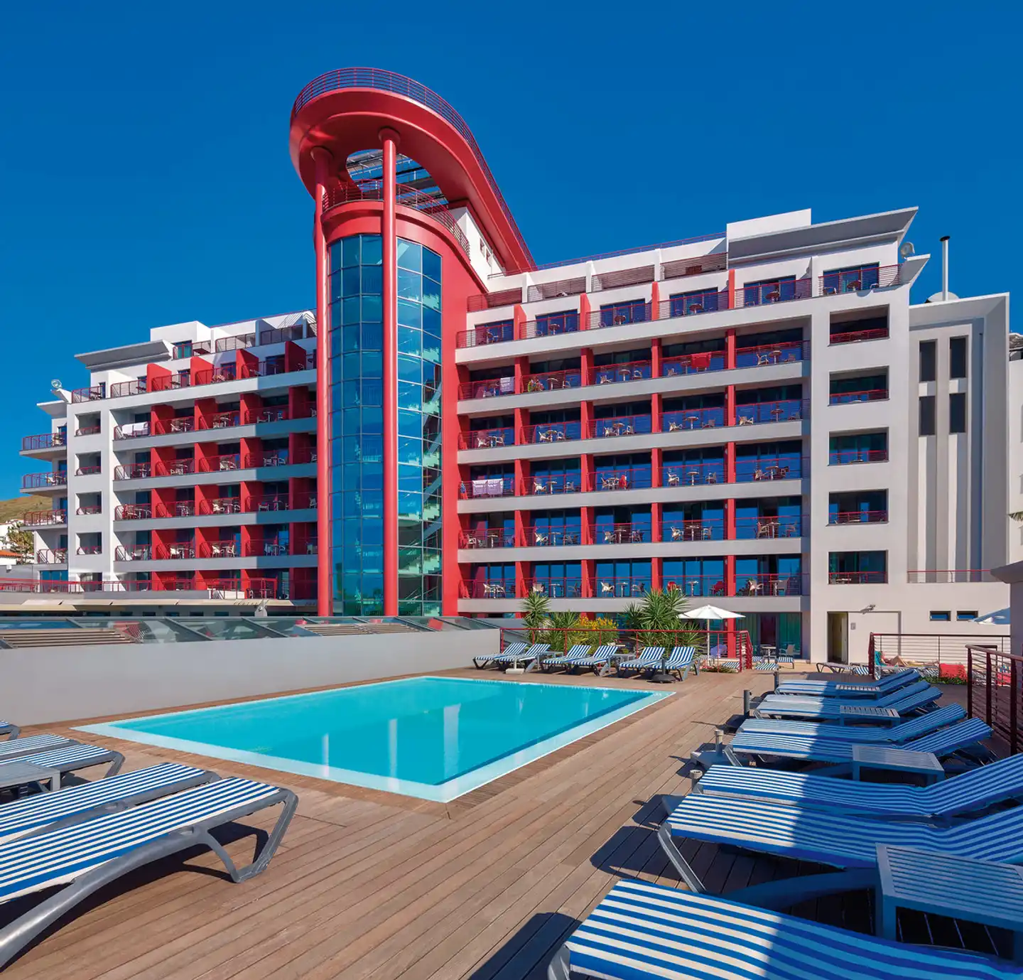 The Views Monumental Pool