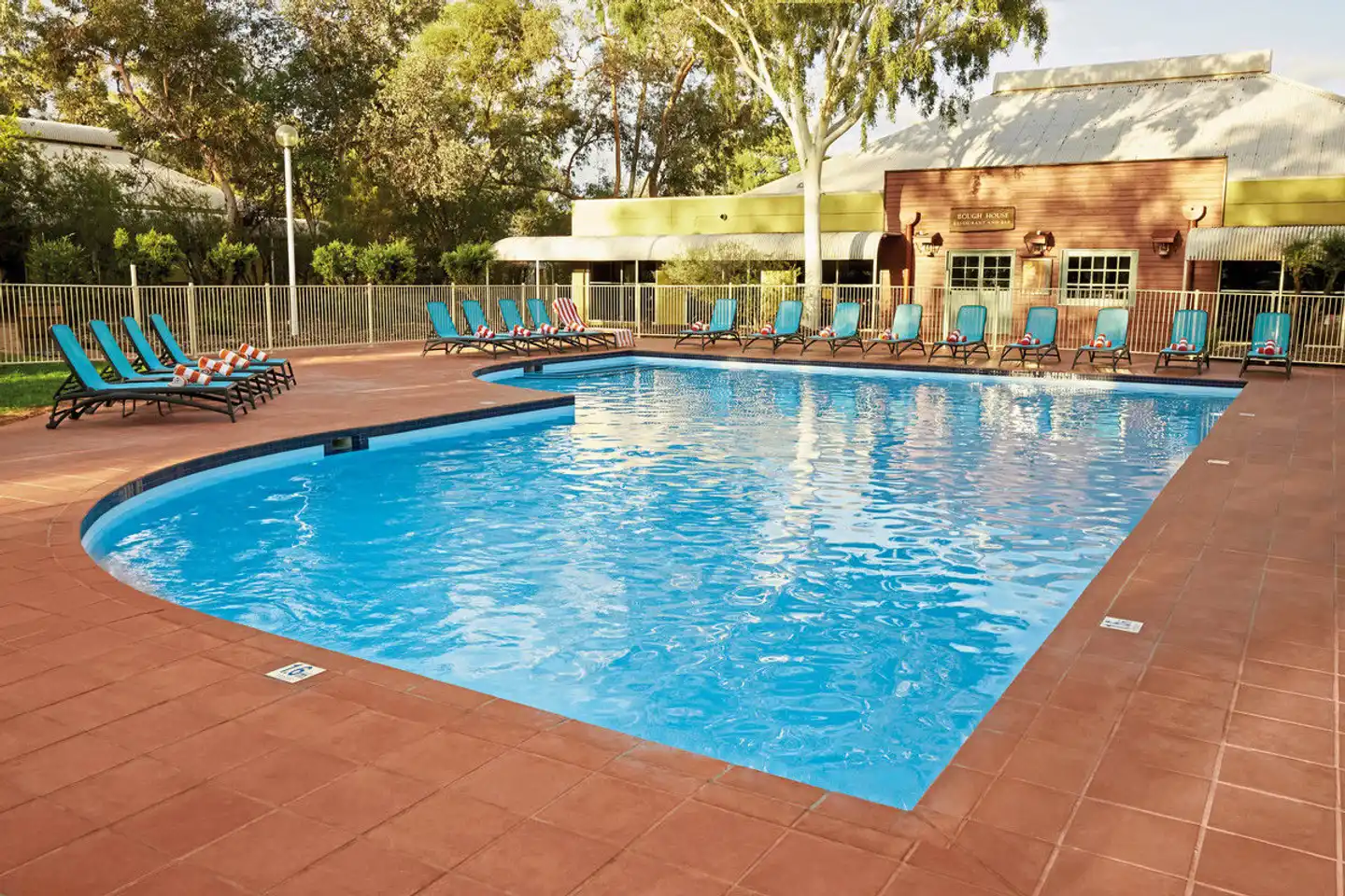 Outback Hotel & Lodge Pool