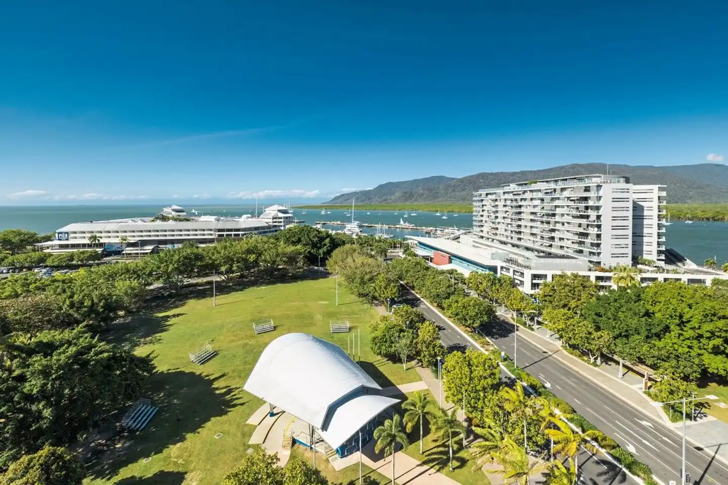 Pacific Hotel Cairns Aussenansicht