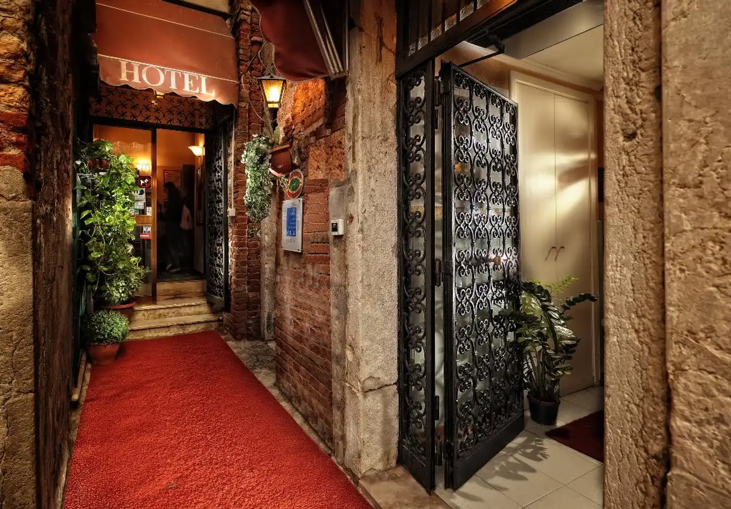Tintoretto Lobby
