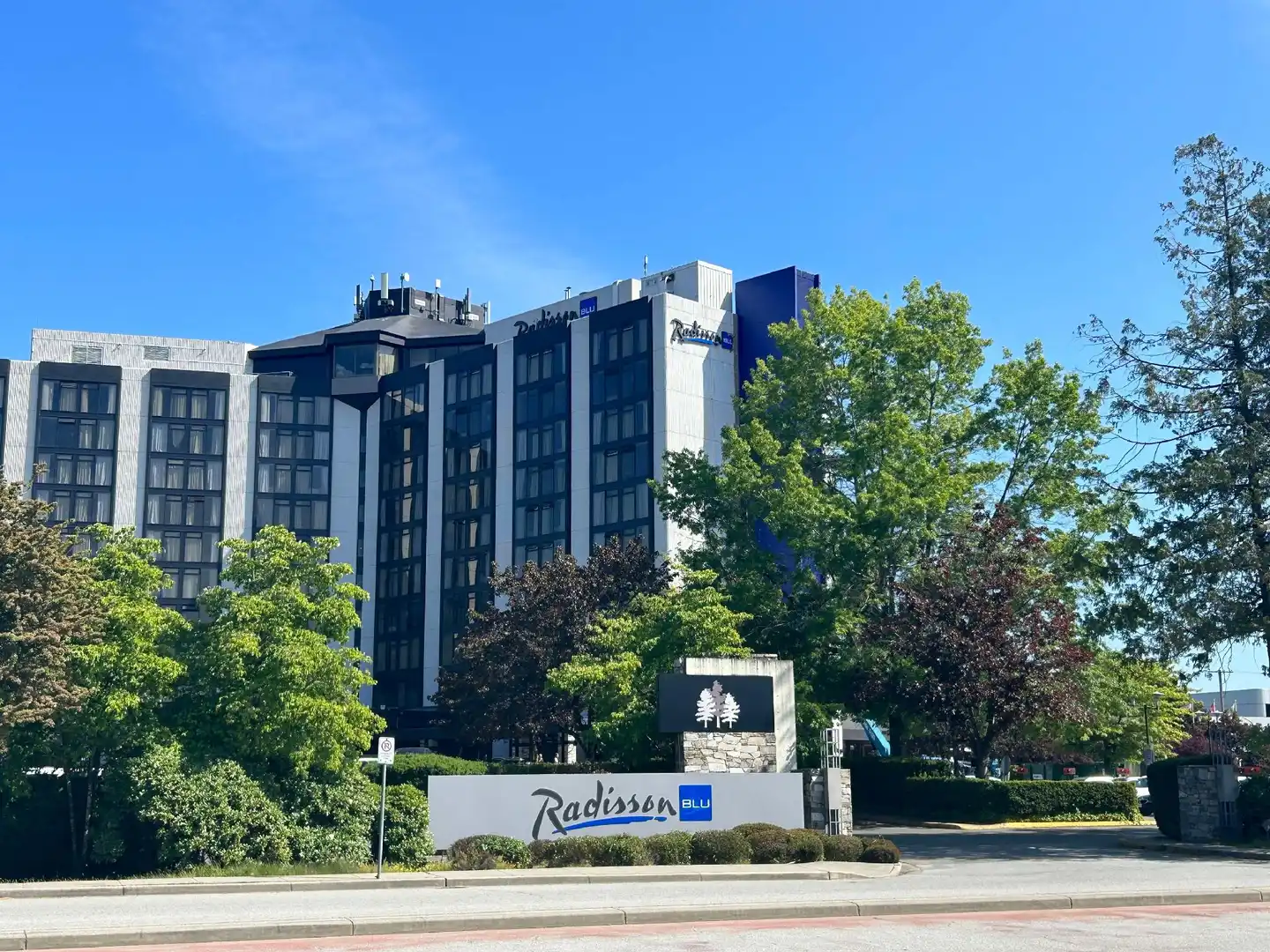 Radisson Blu Vancouver Airport Aussenansicht