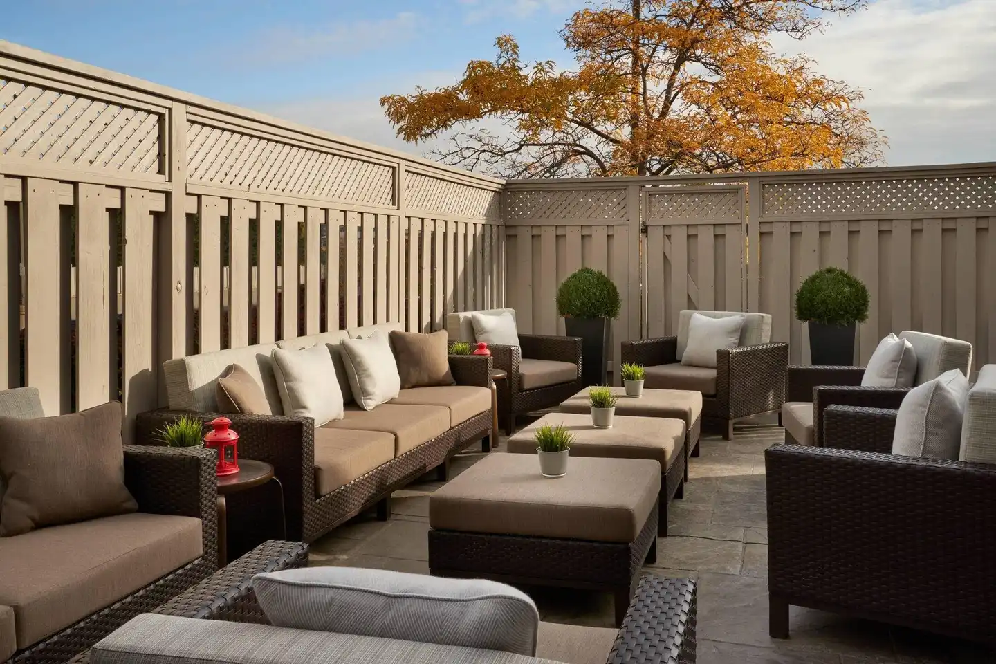 Courtyard by Marriott Toronto Airport Terrasse