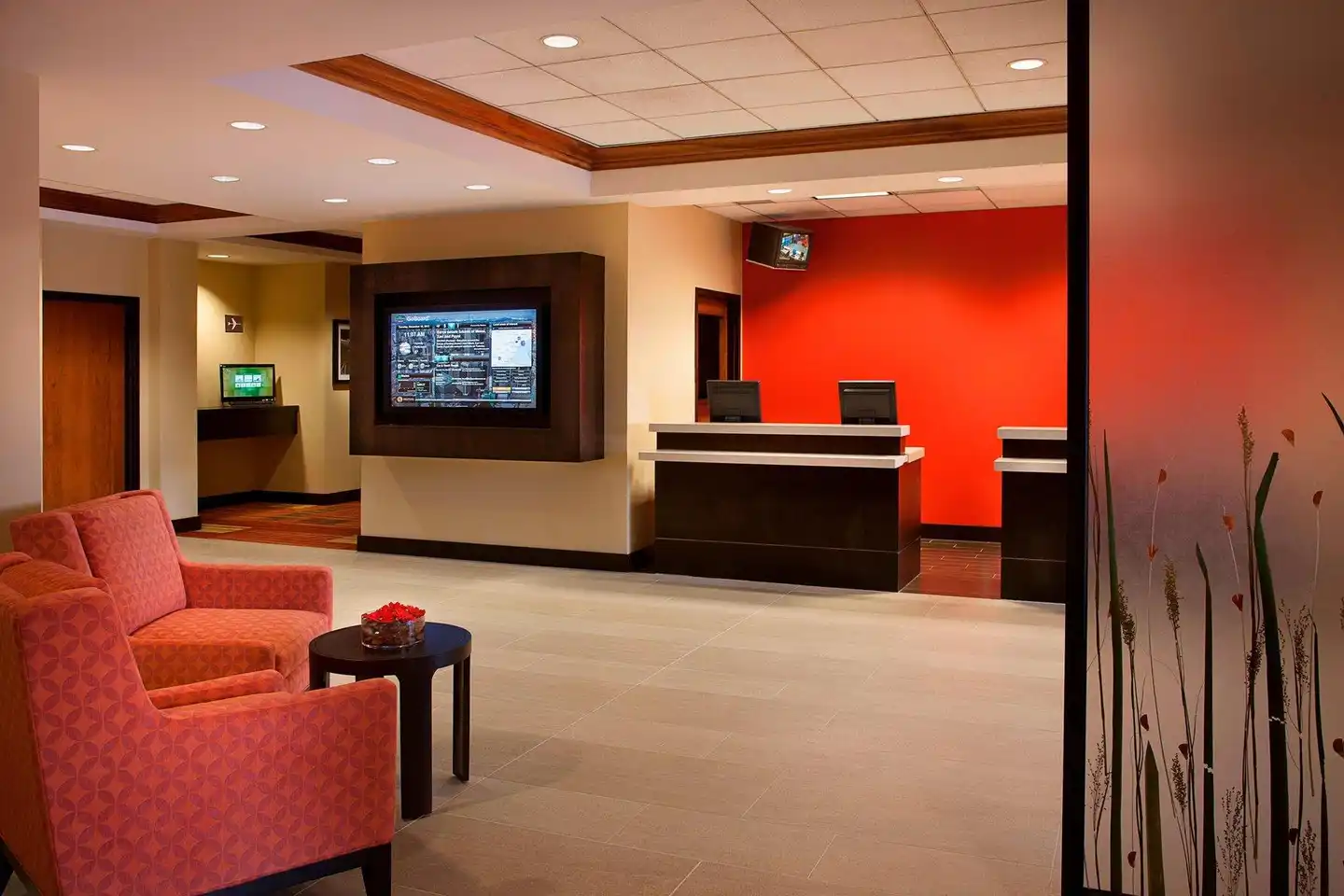 Courtyard by Marriott Toronto Airport Lobby